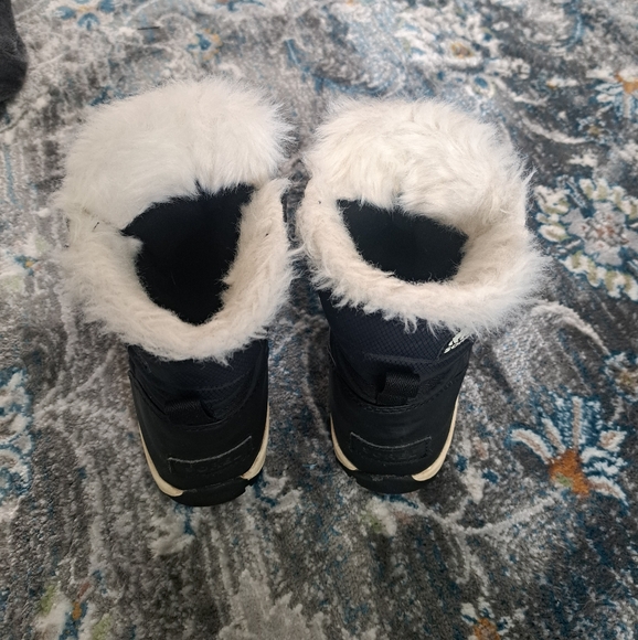 Sorel Whitney Boots - Picture 3 of 3